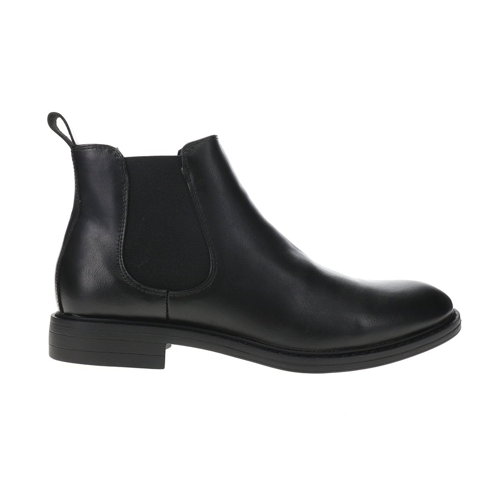 Logan Round Toe Pull On Chelsea Boots