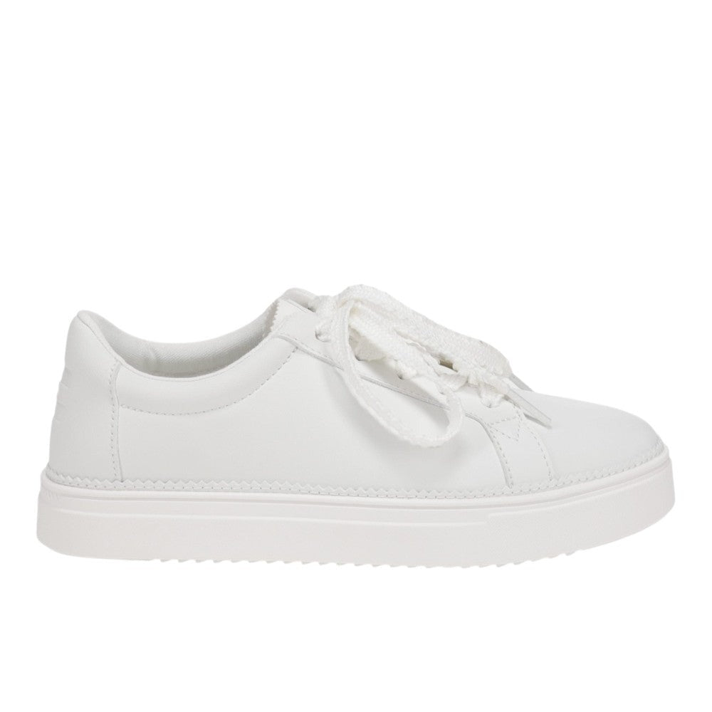 Izzy Sneaker