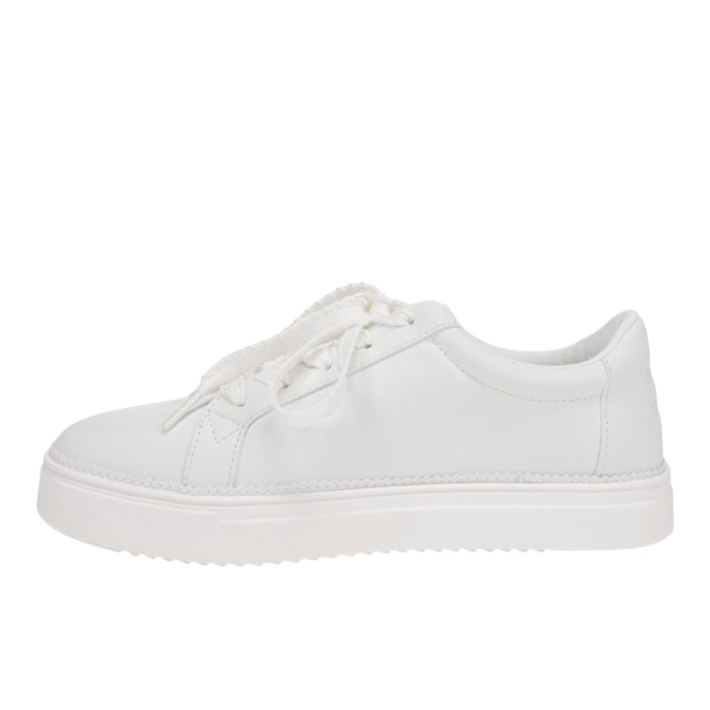 Izzy Sneaker